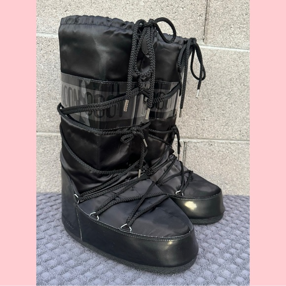 MOON BOOT ICON GLAZE BLACK SATIN  SNOW BOOTS SIZE  US 8-9.5 - Picture 1 of 10